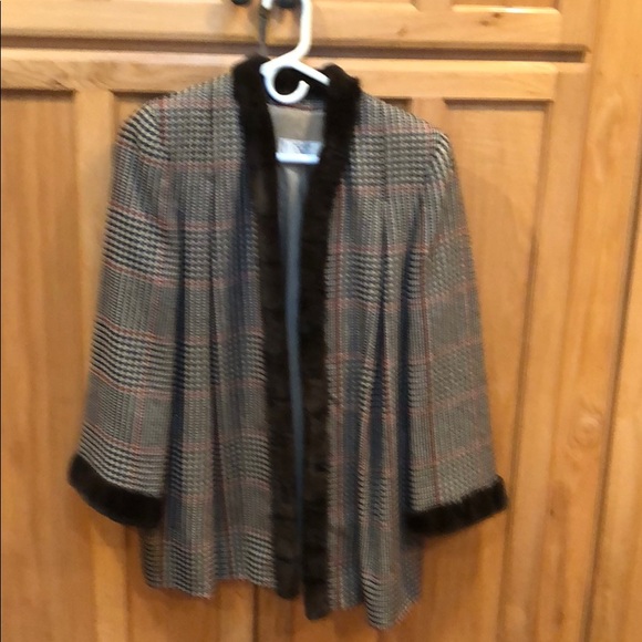 Miss Valentino swing coat. Mink trim. - Picture 1 of 7